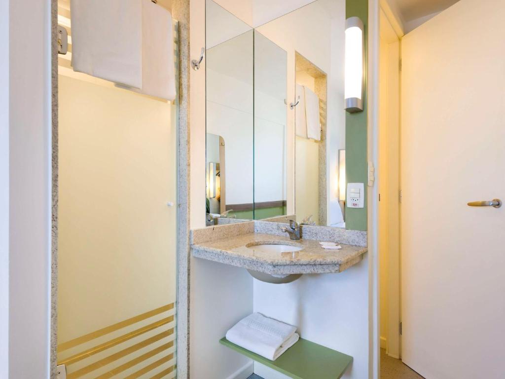 Koupelna v ubytování ibis budget Porto Alegre