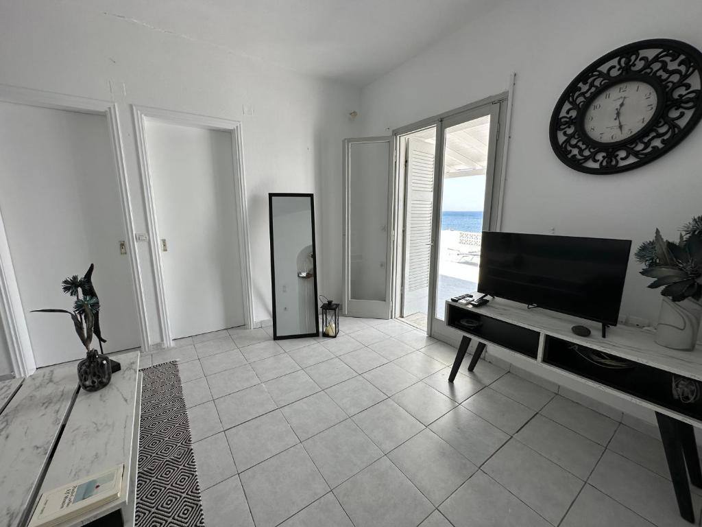 Фотография из галереи Santorini Grace Villa 3 в городе Foinikiá