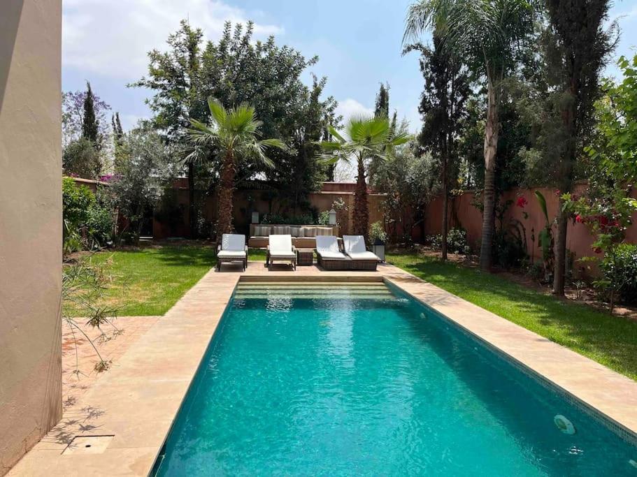 Villa/Ryad 3 chambres avec piscine – AL MAADEN
