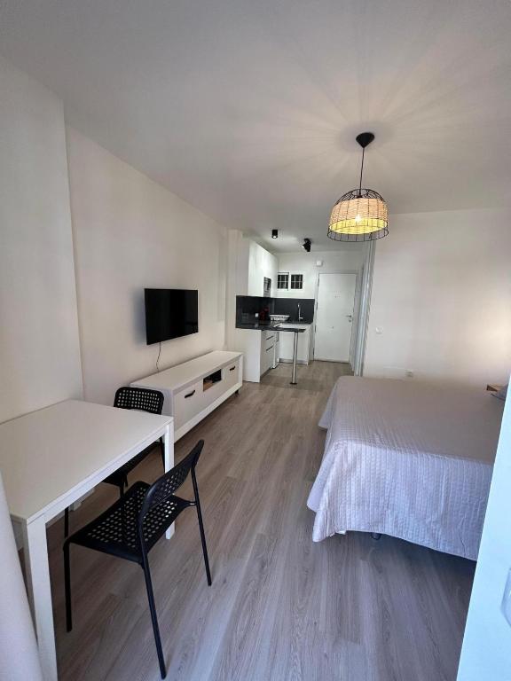 Hercules Pool & Beach, Benalmádena (updated prices 2024)