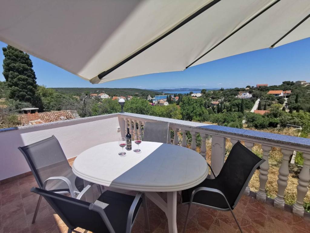Balkón nebo terasa v ubytování Apartments with parking spaces Zman, Dugi otok - 449