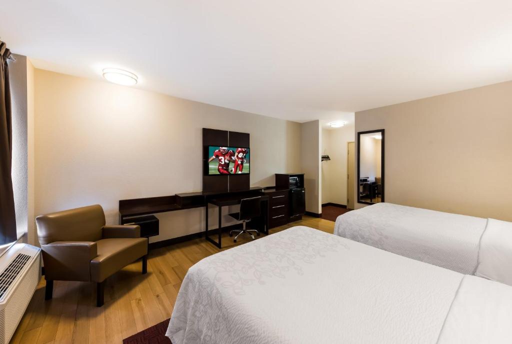 Red Roof Inn PLUS+ Columbus Downtown - Convention Center - Deluxe Room With Two Double Beds Smoke Free