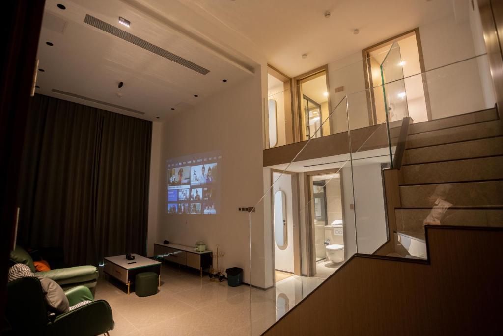 Sunny International Apartment From Beiiing Road - Three-Bedroom Suite