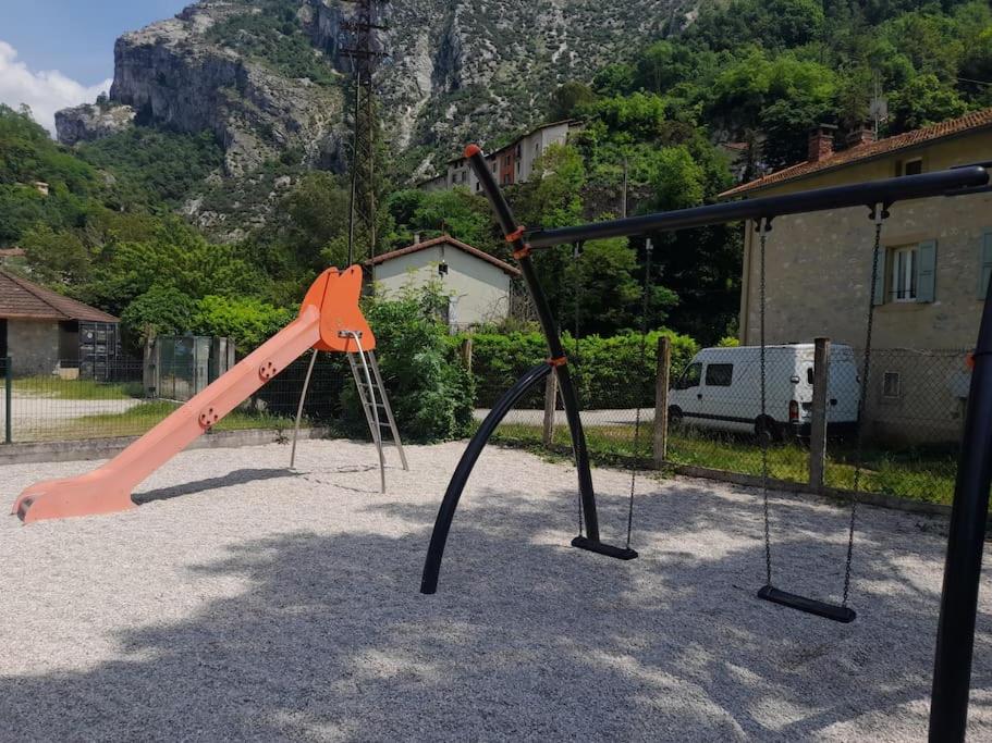 Herní místnost nebo prostor pro děti v ubytování Vue exceptionnelle aux portes du Vercors