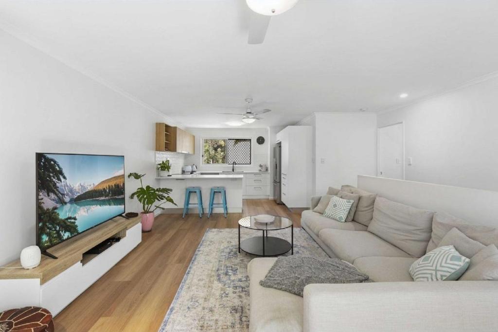 A seating area at Birch Street 24 Unit 3 Caloundra West