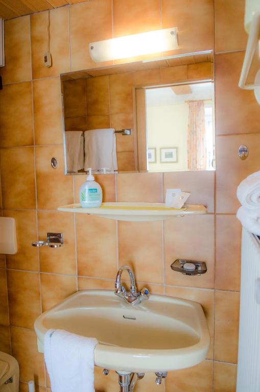 Koupelna v ubytování Gästehaus Pension Ria
