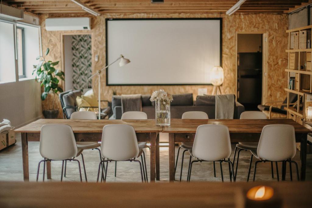 Posedenie v ubytovaní Grand loft avec Jacuzzi et Home Cinema