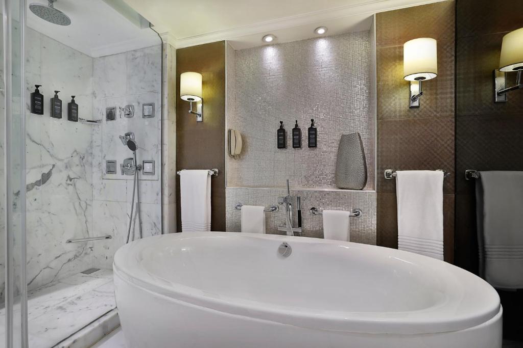 Sheraton Dubai Creek Hotel & Towers - Family Suite, Suite, 1 King, Creek View
