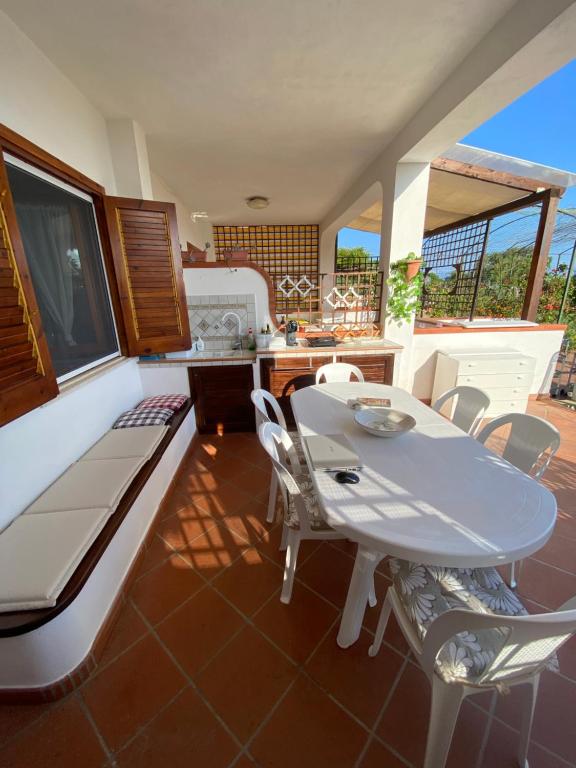 Balkón nebo terasa v ubytování Hibiscus Apartment-casa per le vacanze vicino tropea
