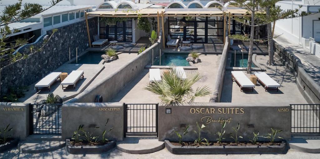 Bazén v ubytování Oscar Beachfront Suites - Adults Only nebo v jeho okolí