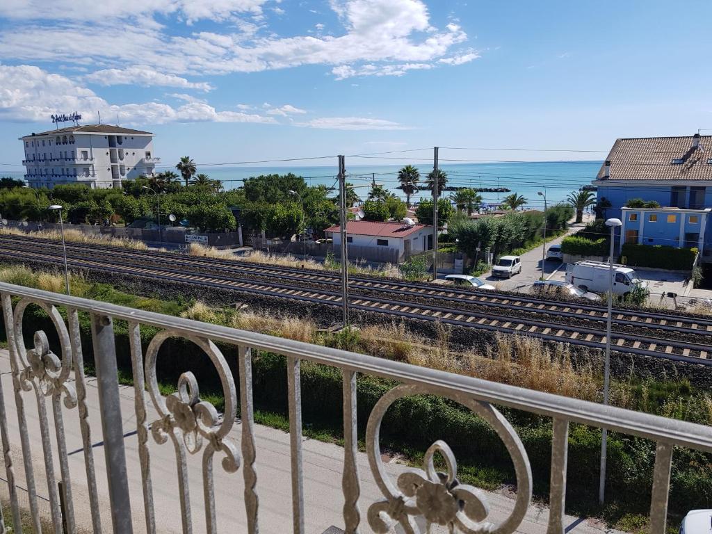 Appartamenti Cupramare - Appartamento Con 2 Camere Da Letto E Vista Mare