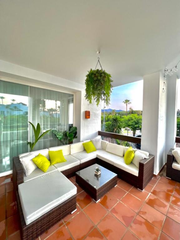 Posedenie v ubytovaní Relax Alcazaba Beach Apartment