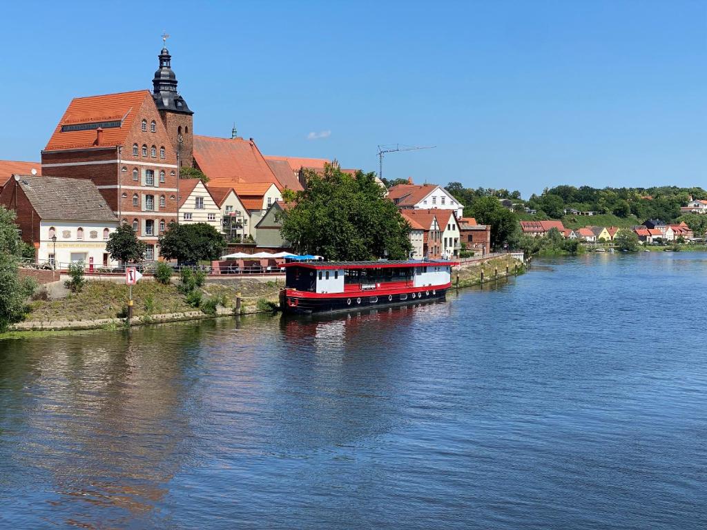 Výhled na řeku, která protéká v blízkosti apartmánu