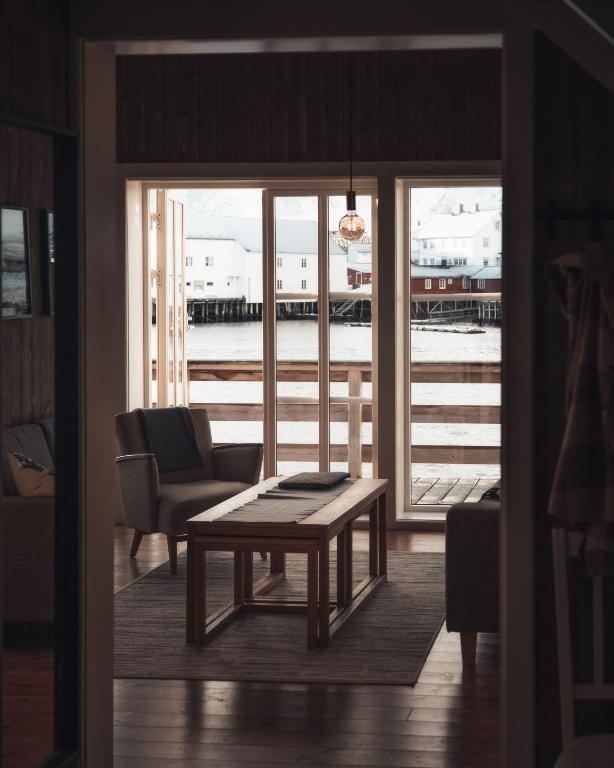 Reinefjorden Sjøhus - Cabine Au Bord De L'eau De Luxe Avec Terrasse