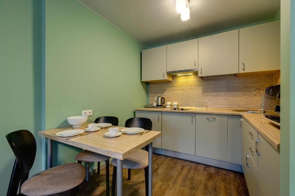 Kuchyň nebo kuchyňský kout v ubytování Liivarand Hotel