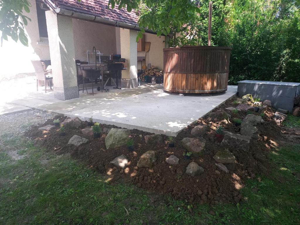 Κήπος έξω από το Pipacs Vendégház