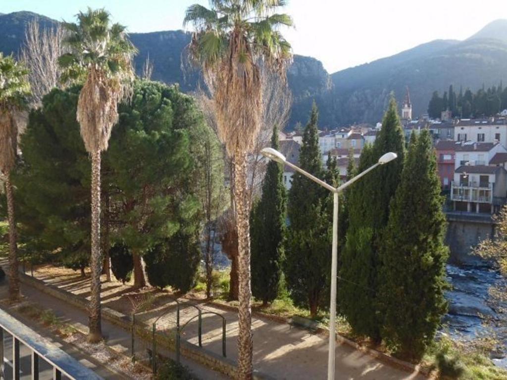 Fotografia z galérie ubytovania Charmant F2 avec balcon, ascenseur, et cuisine équipée, à 500m des thermes et proche du centre-ville - FR-1-703-115 v destinácii Amélie-les-Bains-Palalda