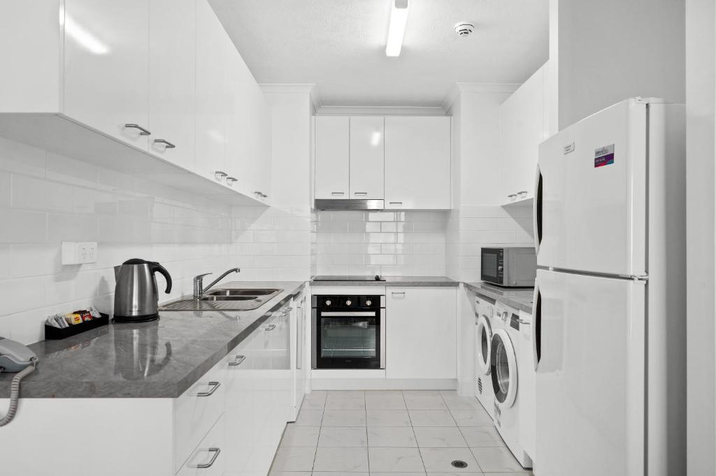 The Astor Apartments - Studio