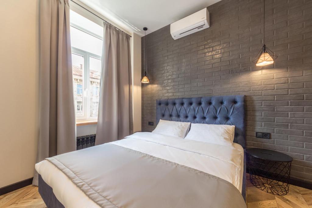 Central Apartments Maidan Area - Standard Apartment - Borysa Hrinchenka, 4