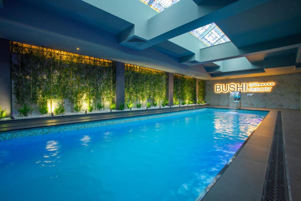 Bazén v ubytování Bushi Resort & SPA nebo v jeho okolí
