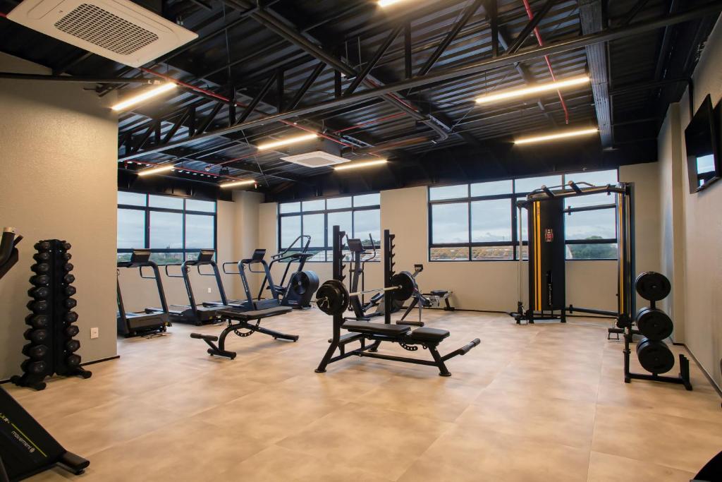 Fitness centrum a/nebo fitness zařízení v ubytování NH HOTEL FEIRA DE SANTANA