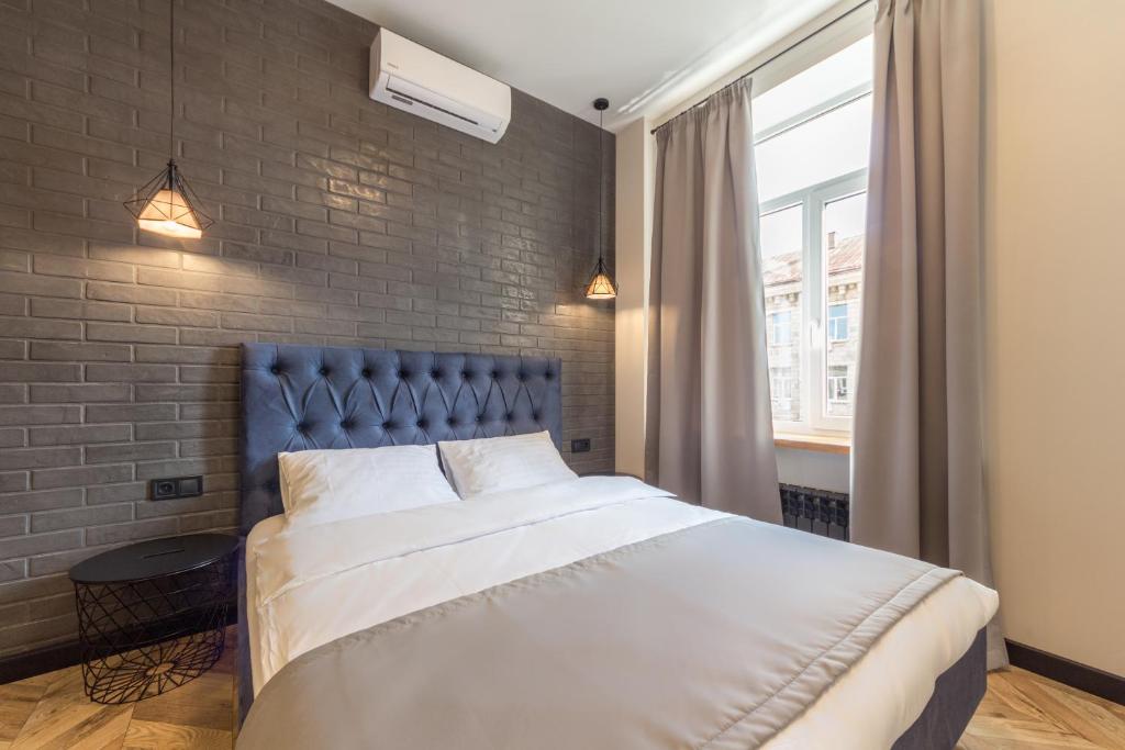 DayFlat Apartments Maidan Area - Design Apartment With Balcony - Borysa Hrinchenka, 4