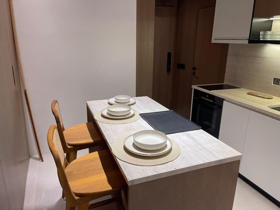 Premium Sea View Flat - Image 7