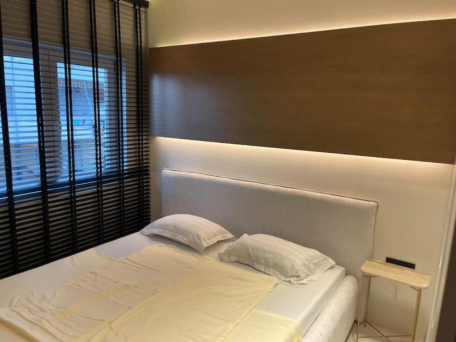 Premium Sea View Flat - Image 2