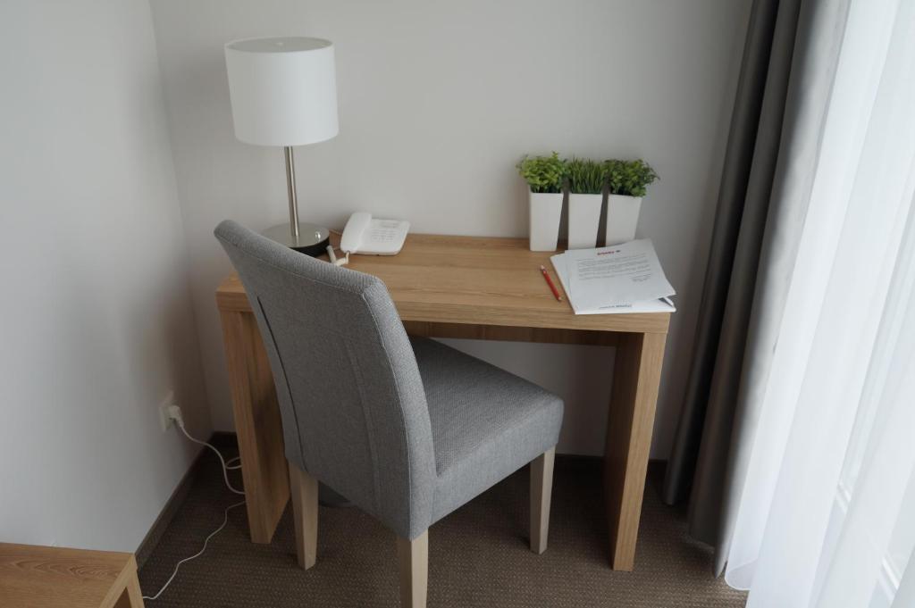 Hotel Arkadia Jelcz-Laskowice - Single Room With Private Bathroom And Gym Access