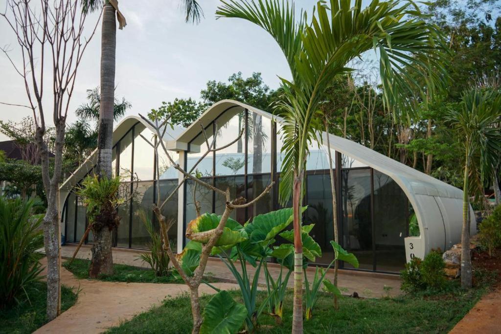 Vườn quanh Lucca Resort & Residence