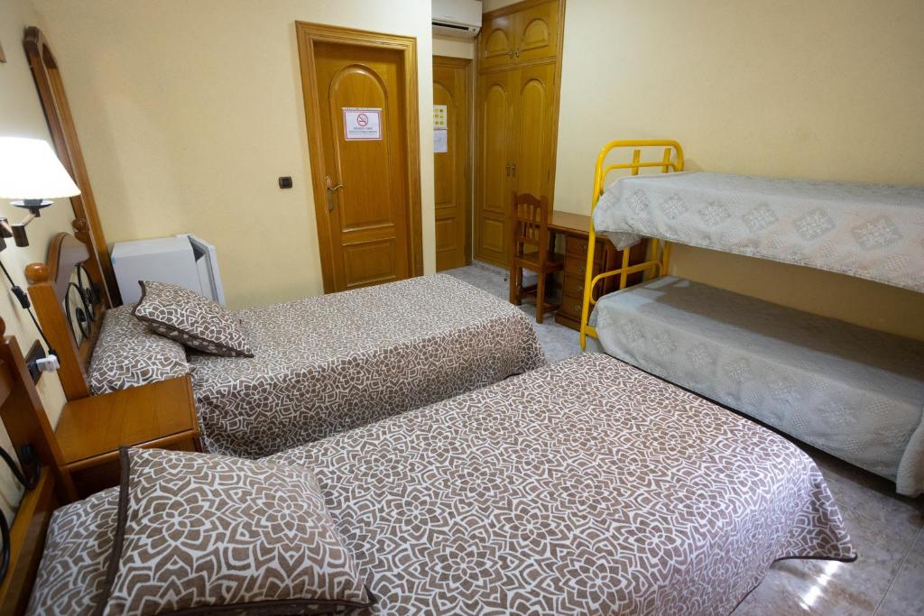 Hotel Beatriz - Habitación Familiar (2 Adultos + 2 Niños)