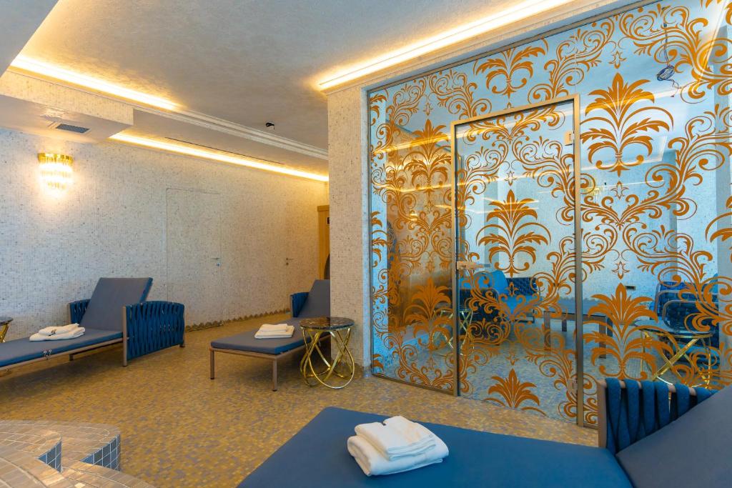 W Regal Boutique Hotel&Spa - Resim 24