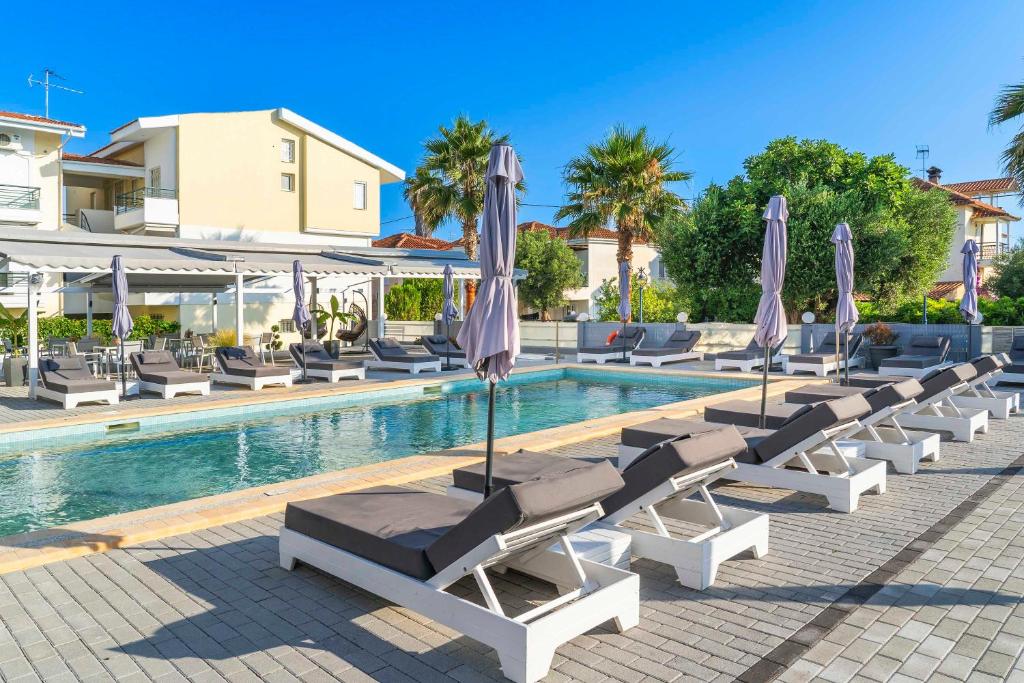 La pileta dentro o cerca de Akritas Hotel Pefkochori