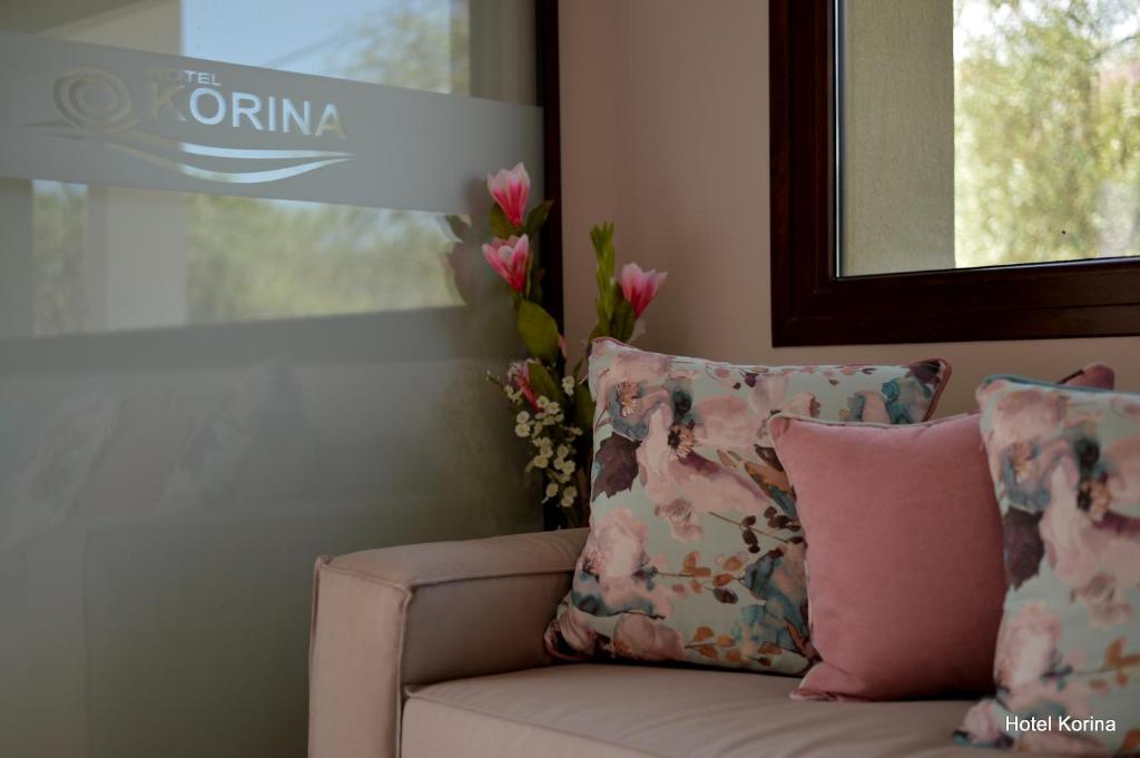 Posezení v ubytování Korina Hotel