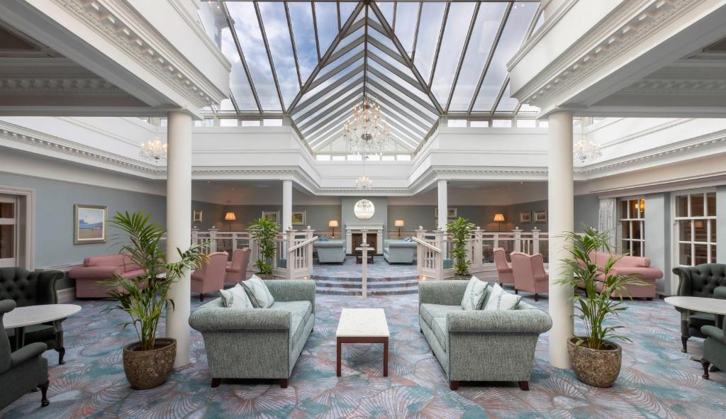 Area soggiorno di Slieve Russell Hotel