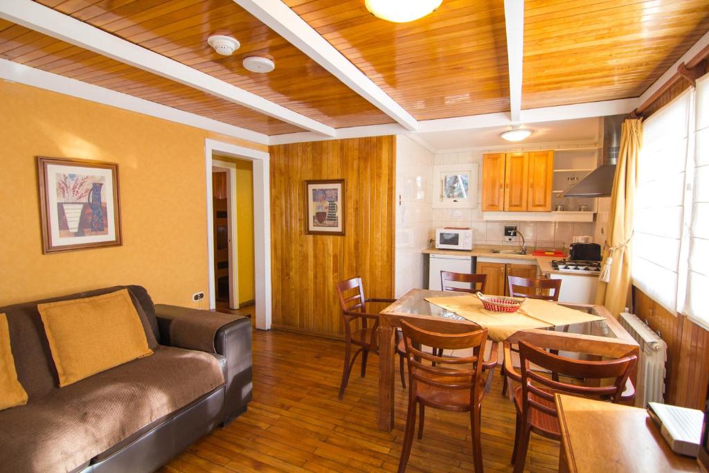 Kuchyň nebo kuchyňský kout v ubytování Hotel y Cabañas Llanuras de Diana - Caja Los Andes