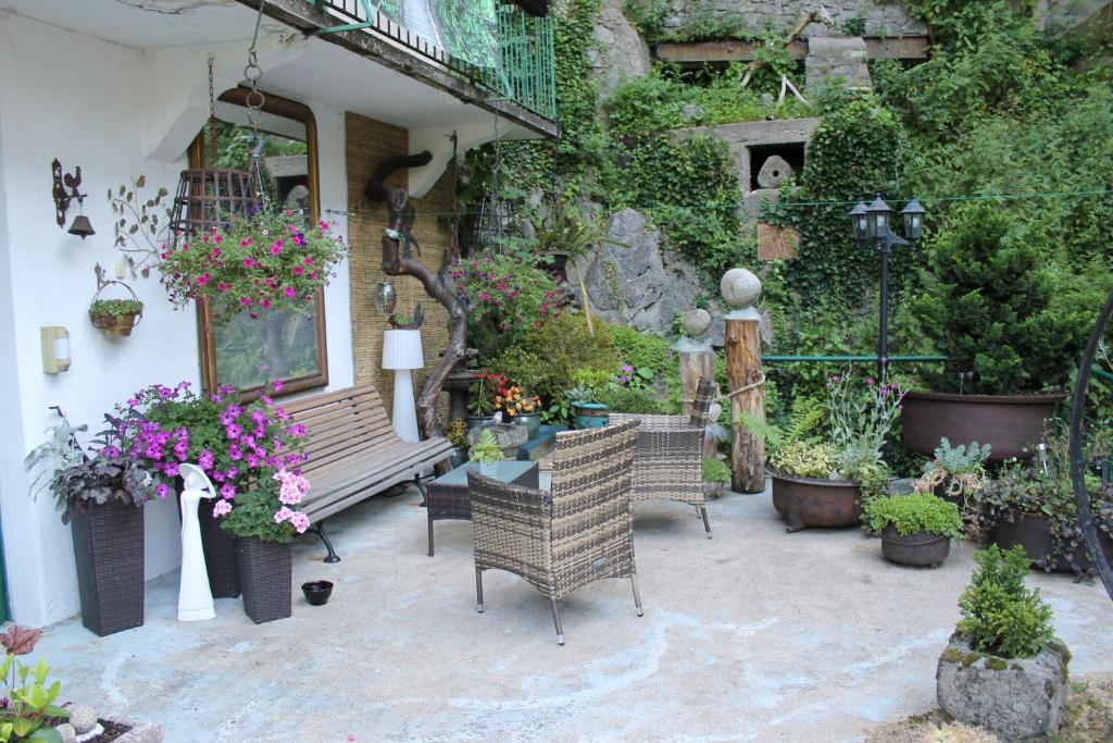 Vonkajšia záhrada v ubytovaní Studio Malou, cuisine, salle d'eau, terrasse amenagée