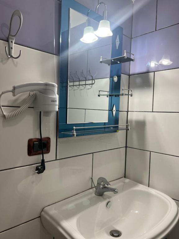 Ένα μπάνιο στο Hotel Asteri
