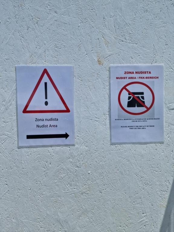 Hotel y Apartamentos Doña Lola - Resim 18