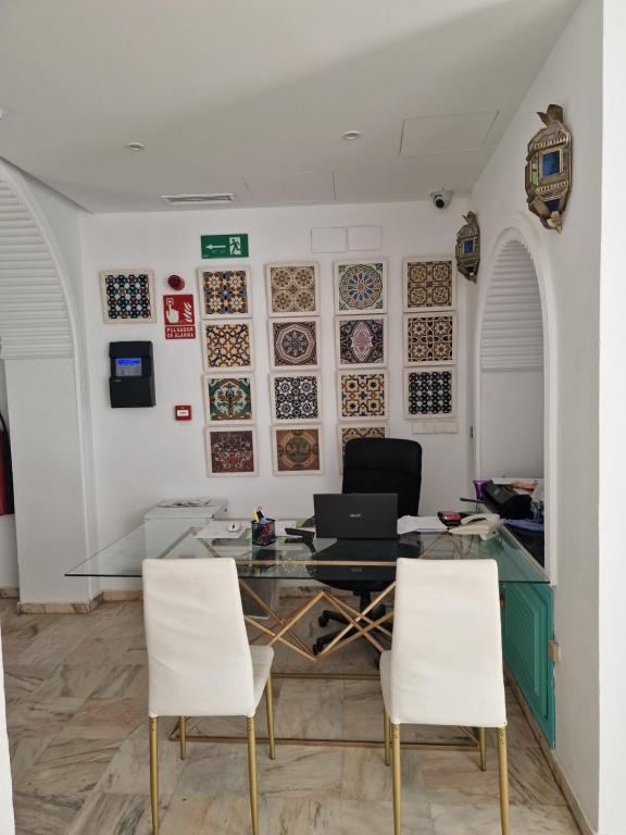 Hotel y Apartamentos Doña Lola - Resim 15