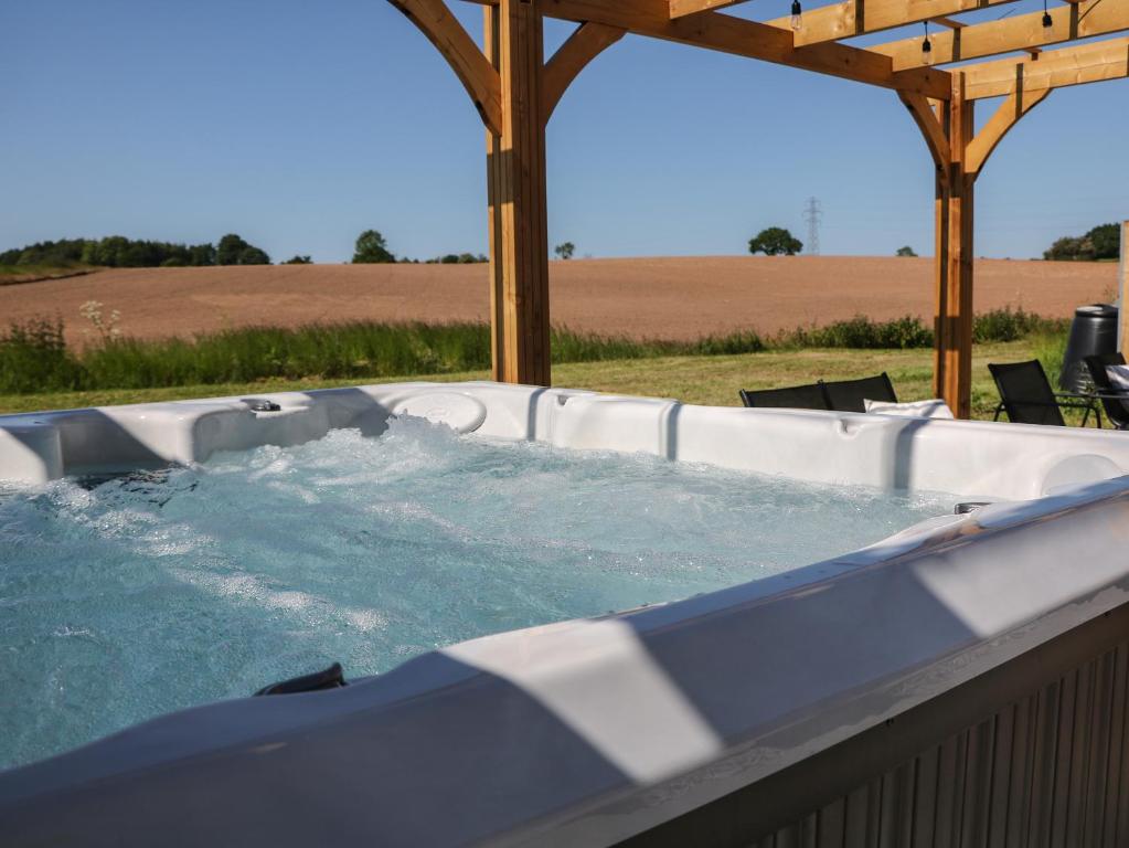 a jacuzziificialificialificialificialificialificialificialificialificialificialificial at Langley Barn in Ashbourne