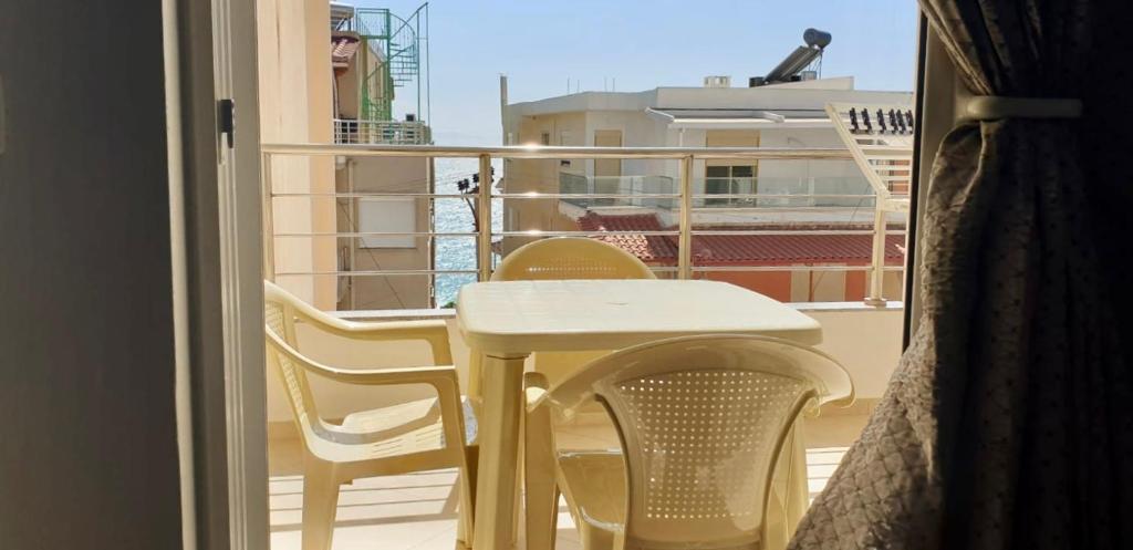 Балкон або тераса в Saranda Apartments