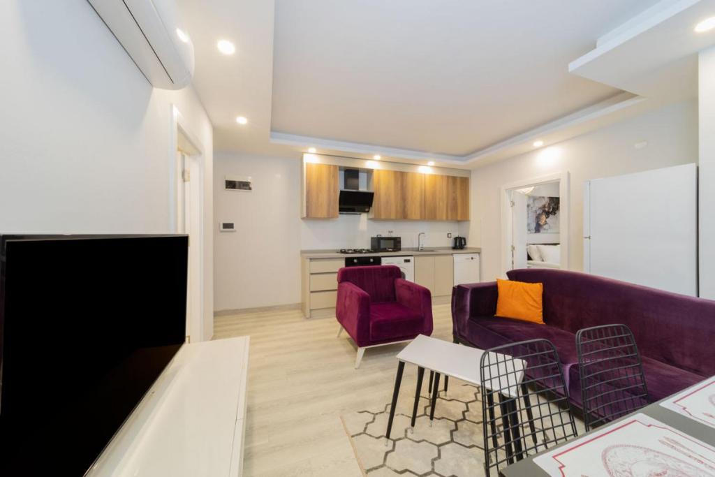 Charming Apartment with Pool in Muratpasa Antalya