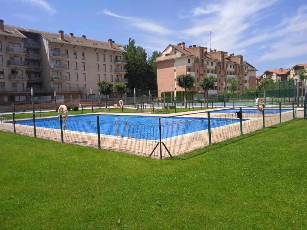 Fotografie z fotogalerie ubytování Alquiler piso verano/invierno v destinaci Jaca