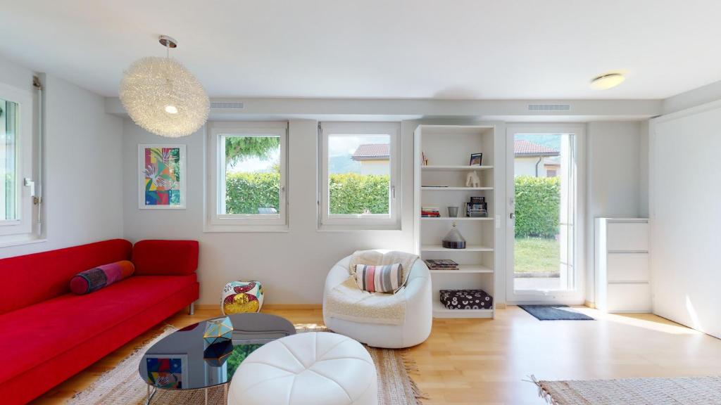 Posezení v ubytování Spacious studio in a quiet area of Sierre