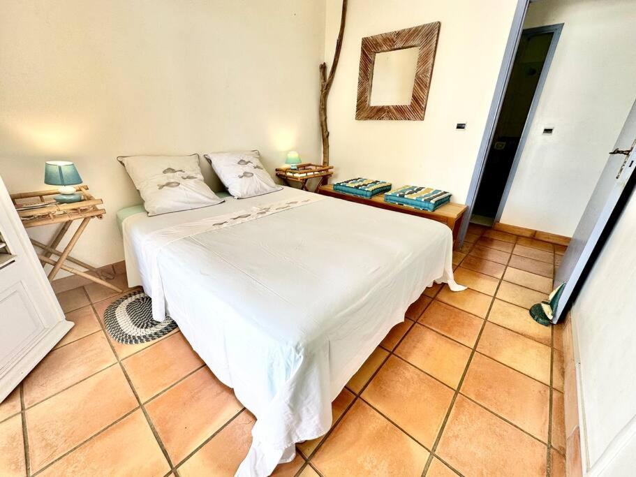 Postel nebo postele na pokoji v ubytování VILLA PASKEDRA
