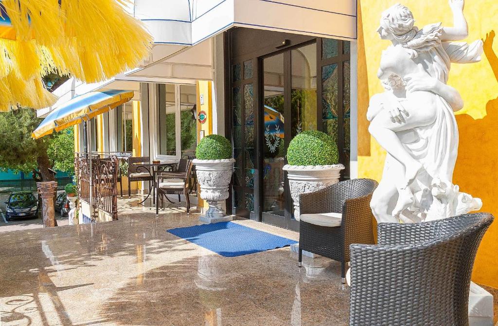 Patio nebo venkovní prostory v ubytování Hotel Napoleon