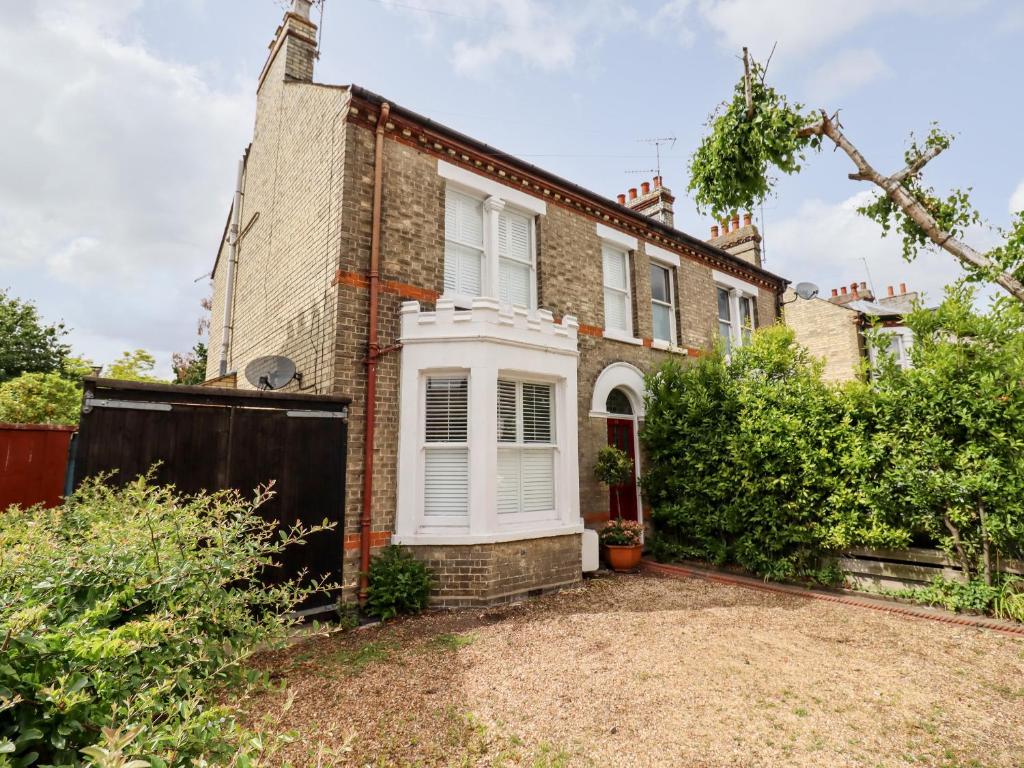 Milton Road City End, Cambridge (updated prices 2026)