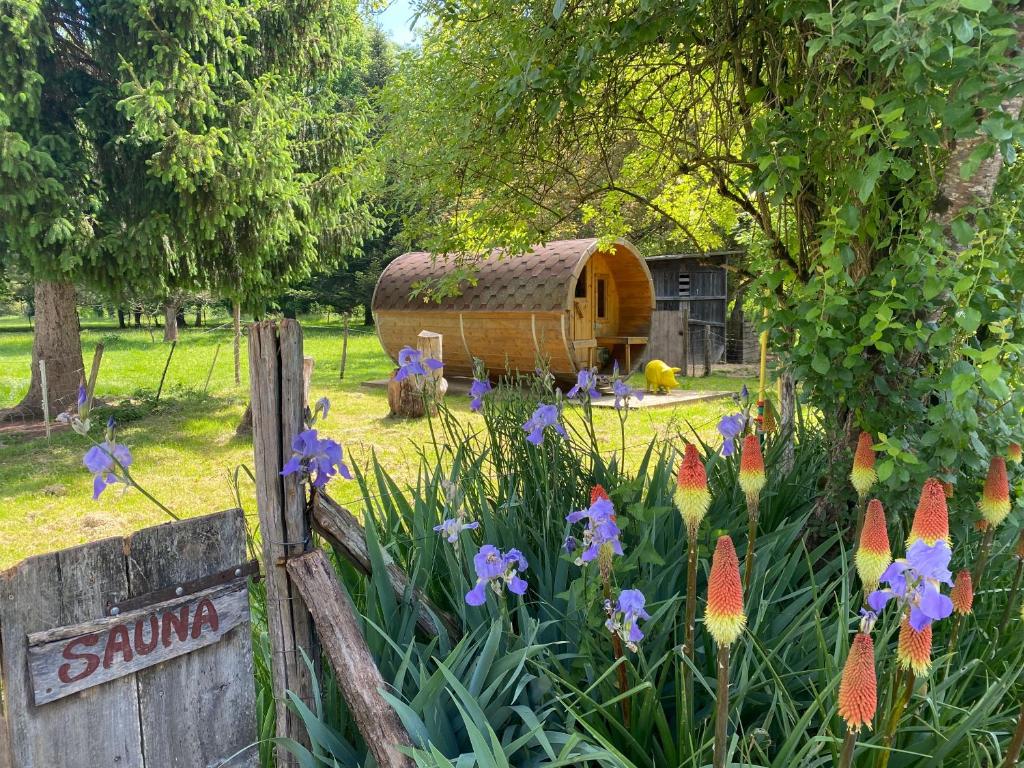Zahrada ubytování Camping La Ferme de Perdigat