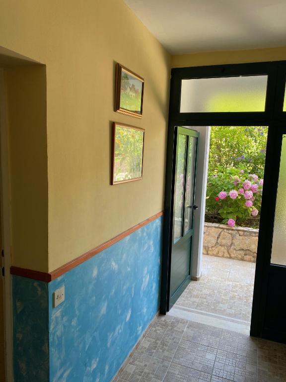 Vonkajšia záhrada v ubytovaní Apartmani Dušanka
